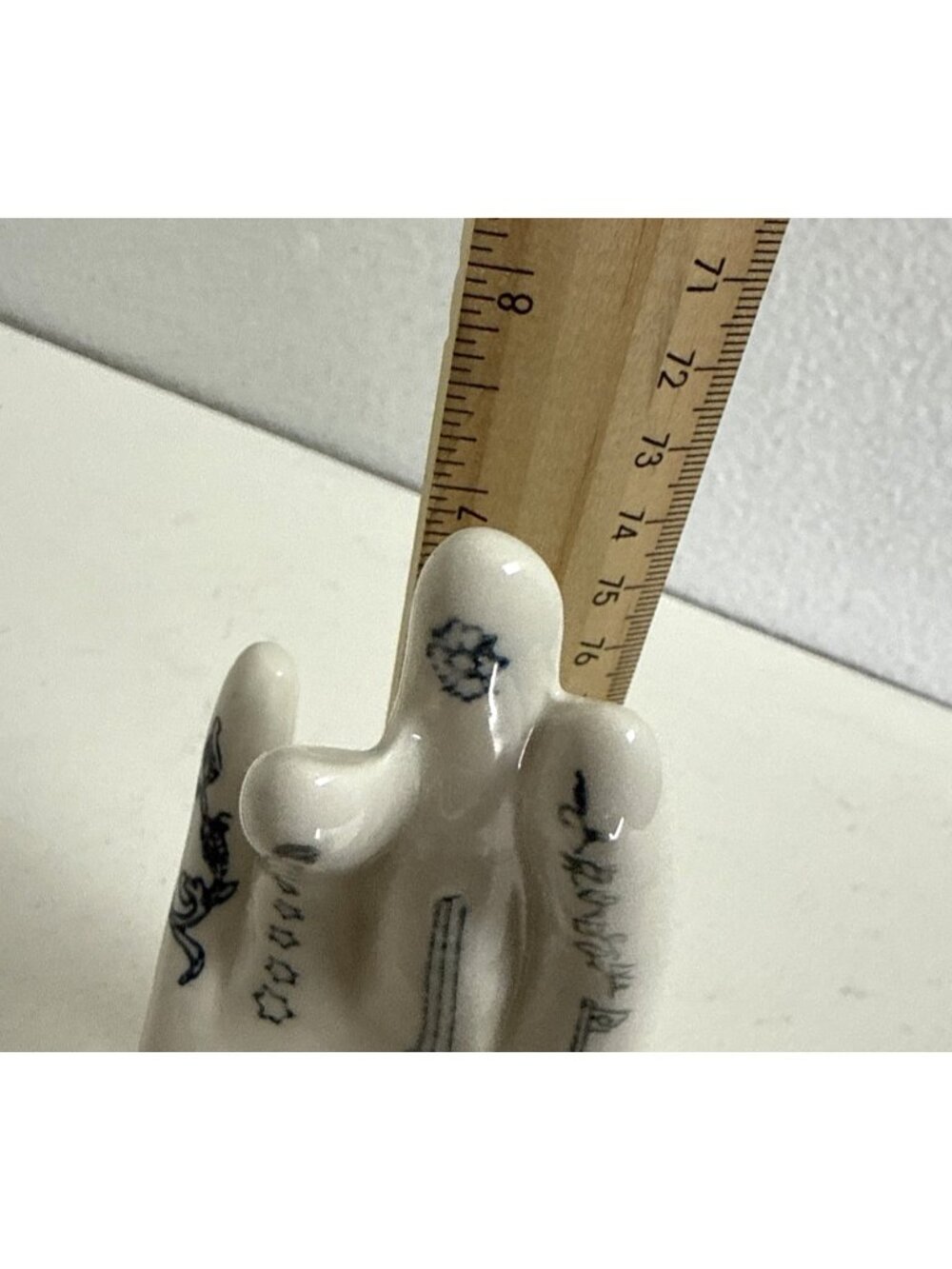 Anthropologie Lavinia Blue Ivory Ceramic Hand Pencil Cup 7" SOLD OUT - Picture 13 of 13